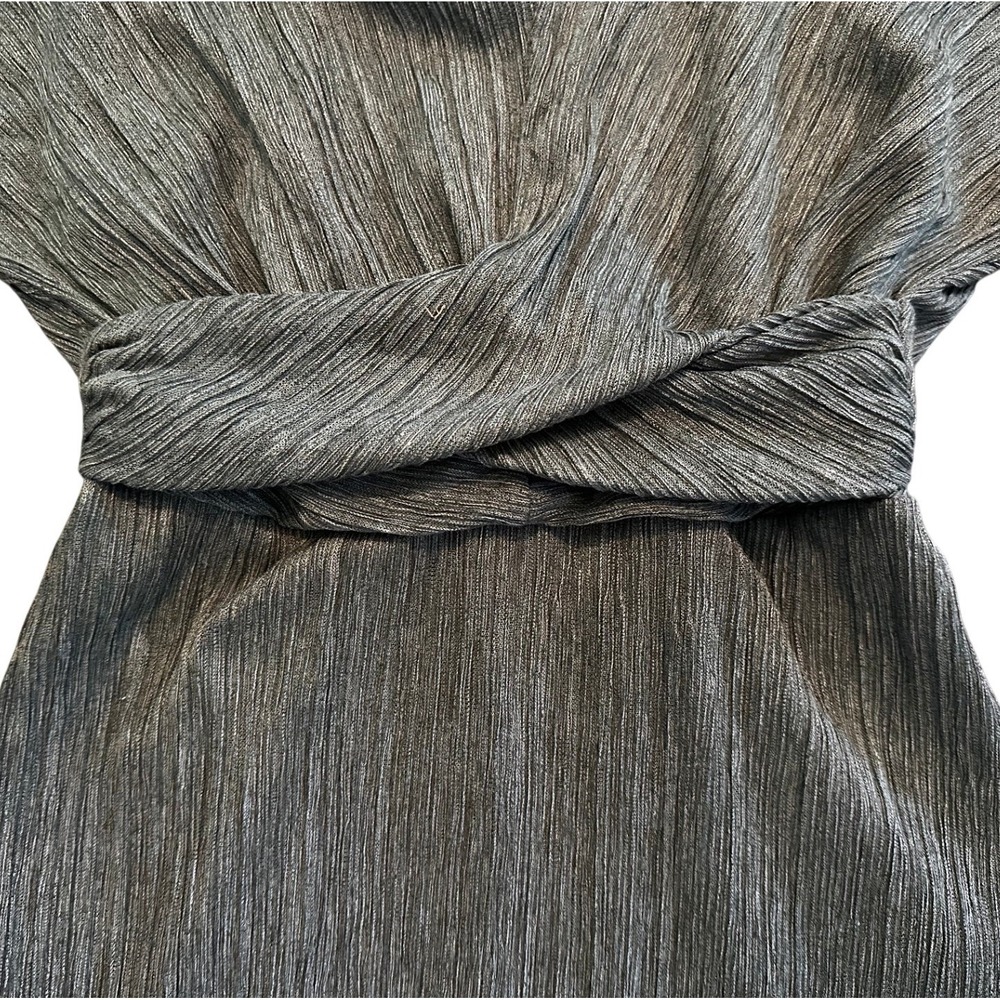 All in Favor Green Metallic Twist Front V-Neck Midi Dress Women's Medium - Picture 4 of 5